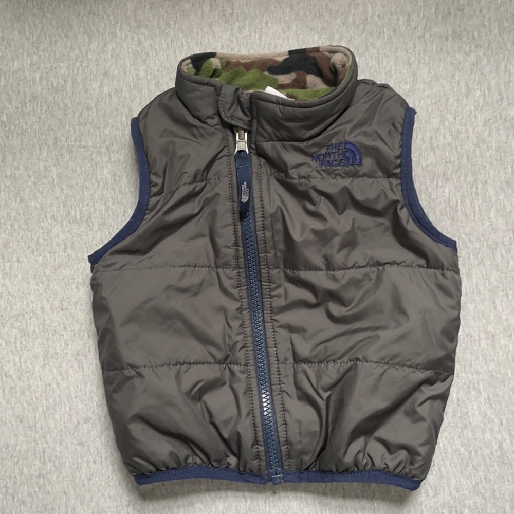 The North Face Reversible Fleece Vest, Infant Baby, Camo, 6-12 Months